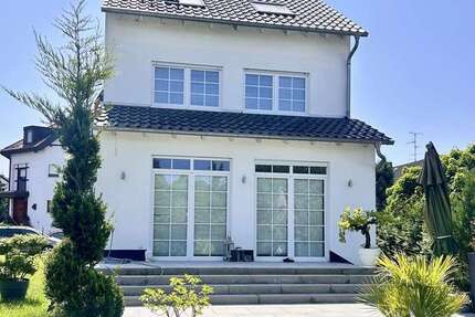 Haus zum Kaufen in Mühlheim Lämmerspiel 1.100.000 € 296 m²
