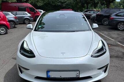 Tesla Model 3 35.900 km 32.800 &euro; Frankfurt am Main 60599