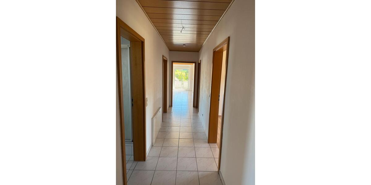 Dachgeschoßwohnung Schaafheim - 4 Zimmer, 104 m&sup2;, 1.000&euro; | Angebot:26613020