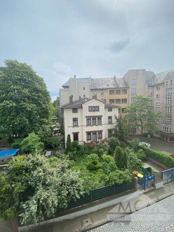 Praktisch geschnittene und sehr helle City-Wohnung mit Panoramablick 3 zimmer