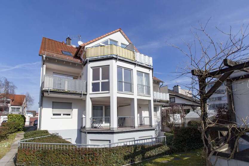 Haus zum Kaufen in Frankfurt 2.100.000 € 487 m²