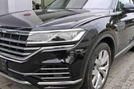 VW Touareg 29.689 km 46.880 € Frankfurt 60326