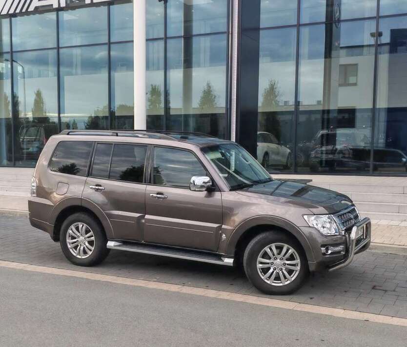 Mitsubishi Pajero 165.000 km 26.900 € Bad Homburg 61348