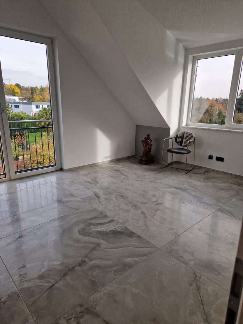 Haus zum Kaufen in Frankfurt am Main Bergen-Enkheim 1.400.000 € 220 m² 6 zimmer