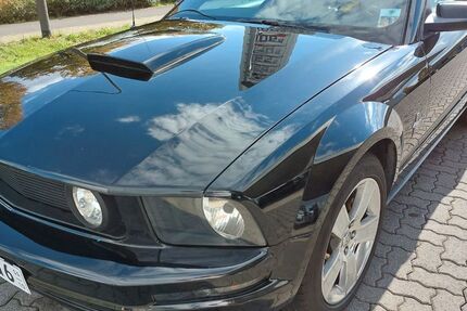Ford Mustang 95.000 km 10.555 &euro; Frankfurt 60439