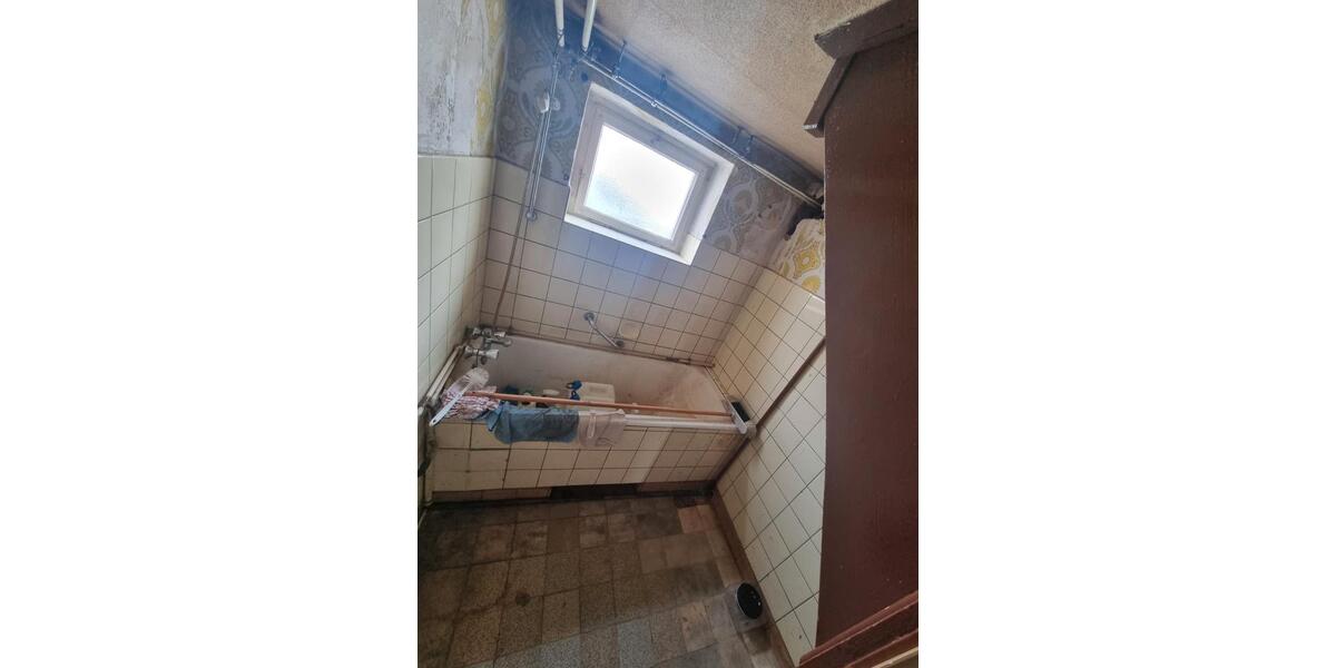 Einfamilienhaus Münster (Hessen) - 9 Zimmer, 130 m&sup2;, 350.000&euro; | Angebot:26802984