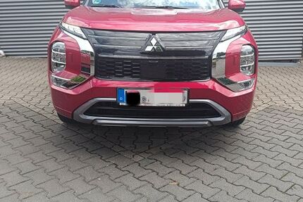 Mitsubishi Outlander 9.800 km 49.990 &euro; Oberursel 61440