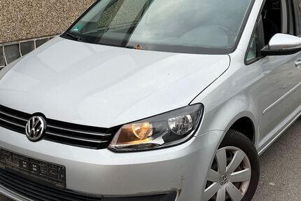 VW Touran 219.000 km 4.299 &euro; Frankfurt am Main 65933