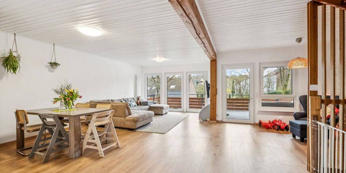Einfamilienhaus Eppstein Vockenhausen - 8 Zimmer, 250 m&sup2;, 749.000&euro; | Angebot:26094118