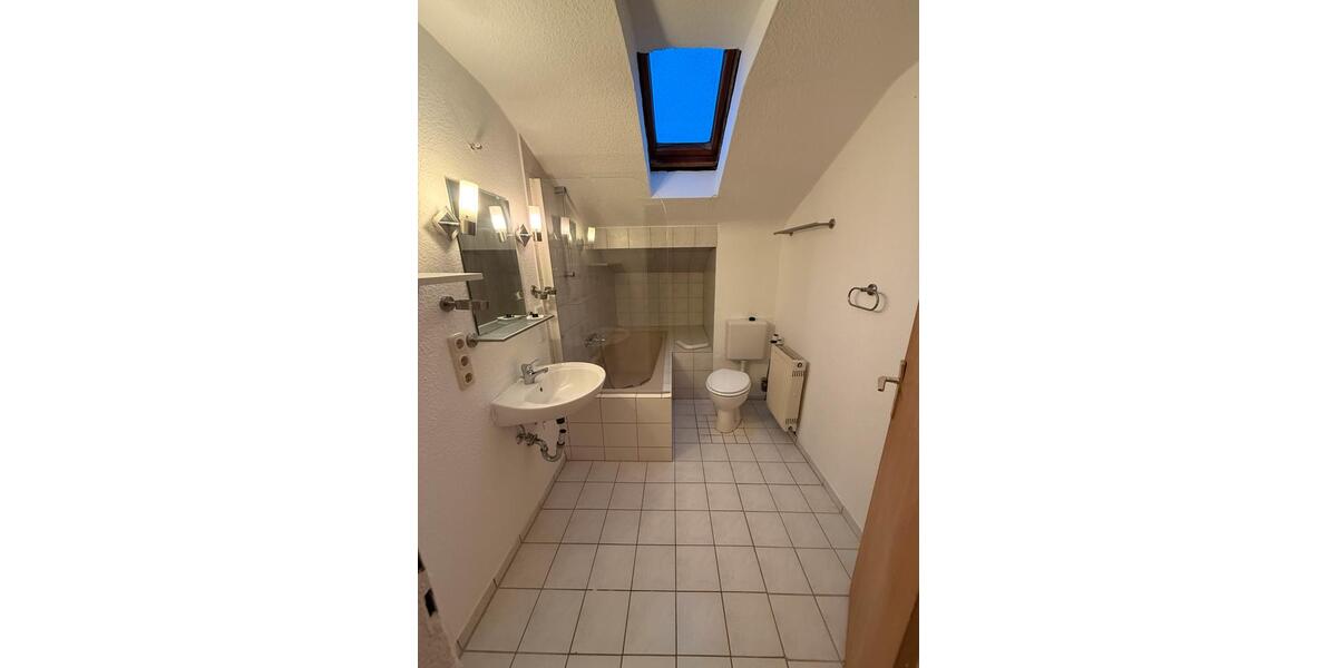 Einfamilienhaus mit 2 Ebenen zur Vermieten (Wohnung )stockheim 6 zimmer