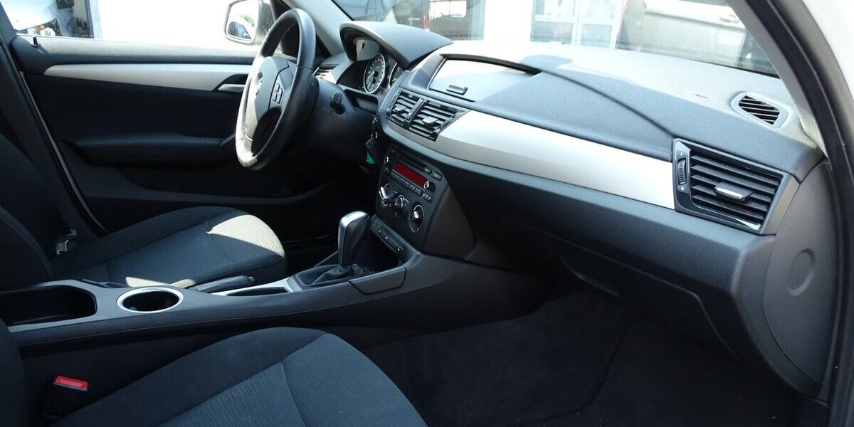 BMW X1 1.8l i sDrive, Steptronic, Sitzheizung, PDC hin 154.921 km 8.790 &euro; Rodgau 63110