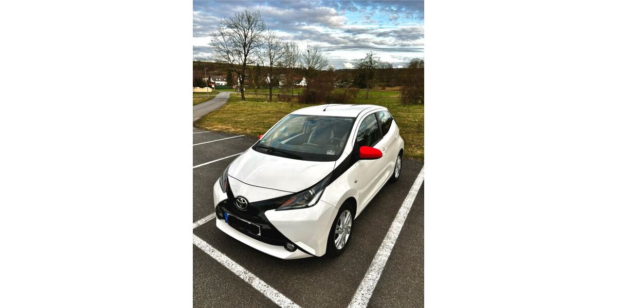 Toyota Aygo (X) 87.000 km 7.800 &euro; Schaafheim 64850
