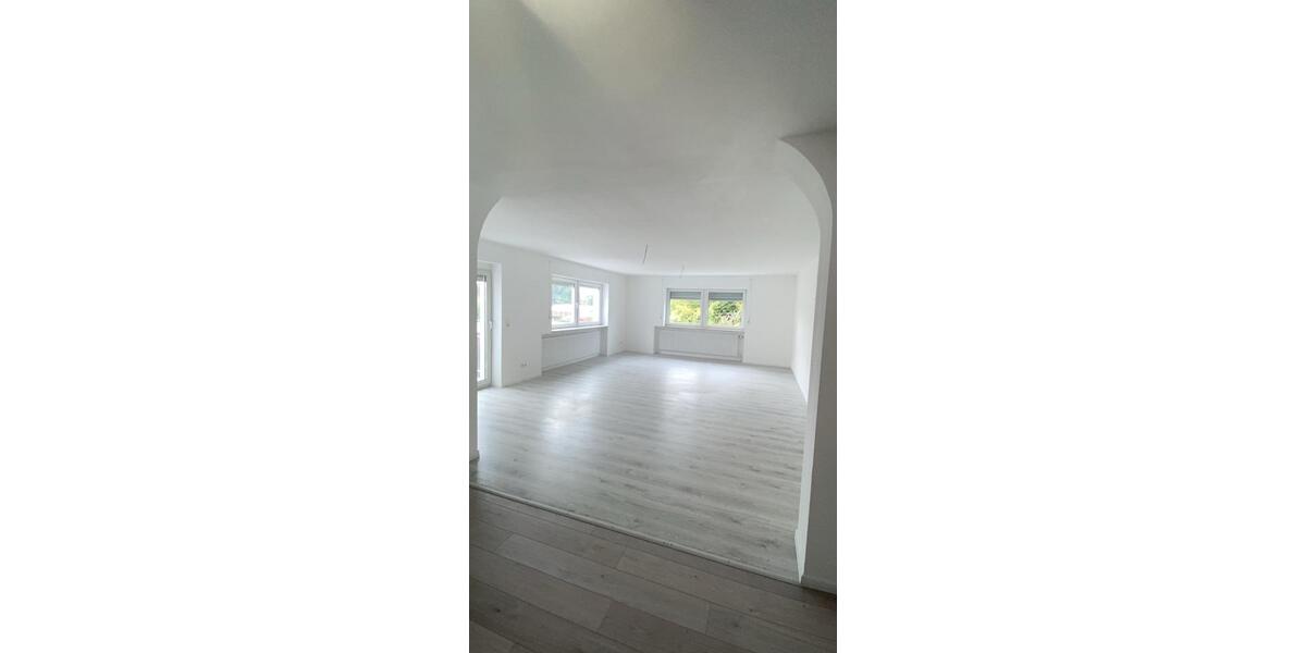 Etagenwohnung Altenstadt - 5.5 Zimmer, 125 m&sup2;, 1.450&euro; | Angebot:25994572