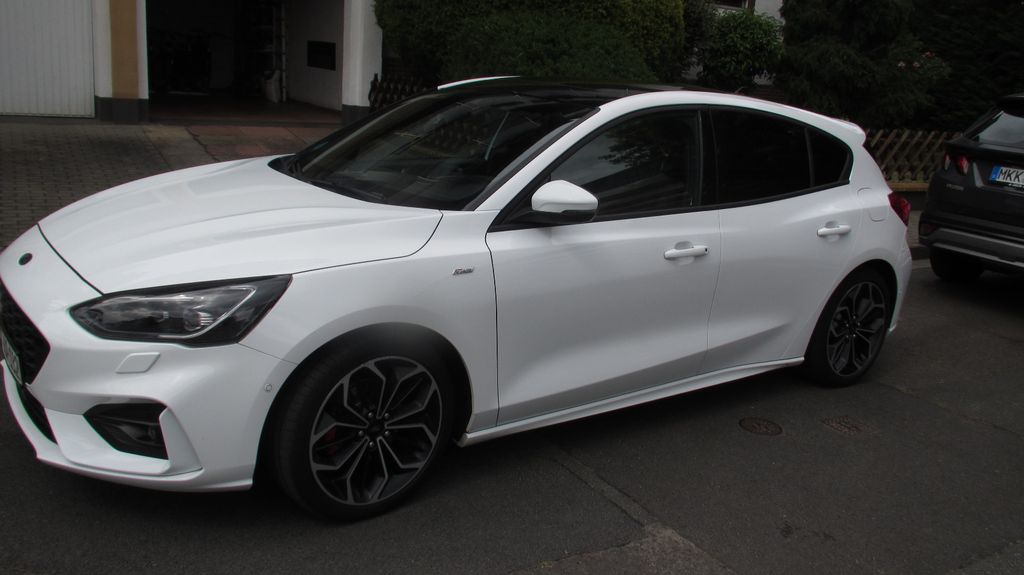 Ford Focus 128.000 km 9.900 &euro; Maintal 63477