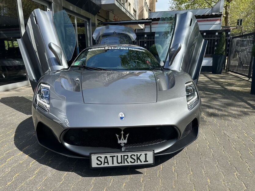 Maserati MC20 2.290 km 195.000 € Frankfurt 60326