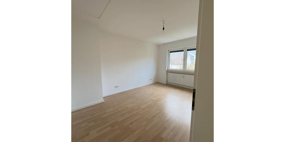 Dachgeschoßwohnung Dreieich - 3 Zimmer, 72 m&sup2;, 1.150&euro; | Angebot:26192141
