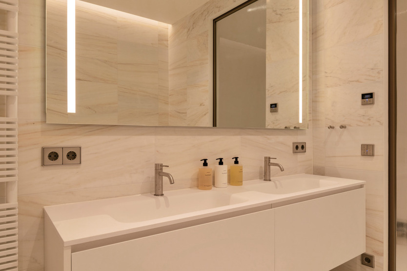 Frankfurts neue Ikone: Wohnen im 25. Stock des FOUR - Opernplatz, Skyline, Stille 2 zimmer