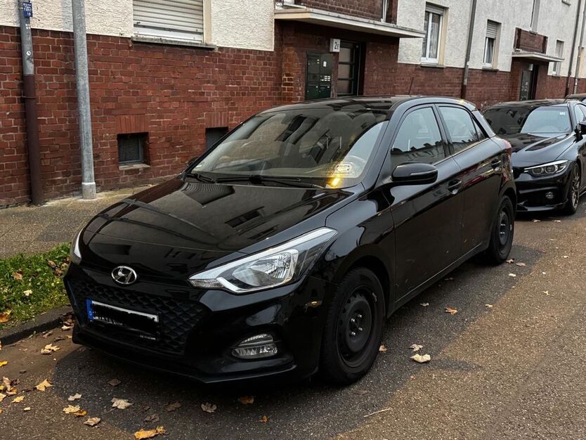 Hyundai i20 100.129 km 11.800 € Maintal 63477