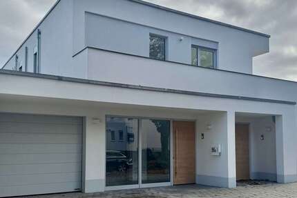 Wohnung zum Mieten in Hanau 2.570 € 193.7 m² 4 zimmer
