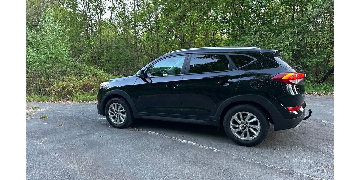 Hyundai TUCSON 122.000 km 14.300 &euro; Rüsselsheim am Main 65428