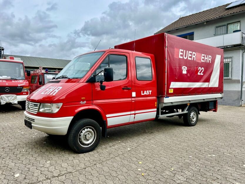 Mercedes-Benz Sprinter 120.400 km 22.900 € Frankfurt am Main 60388