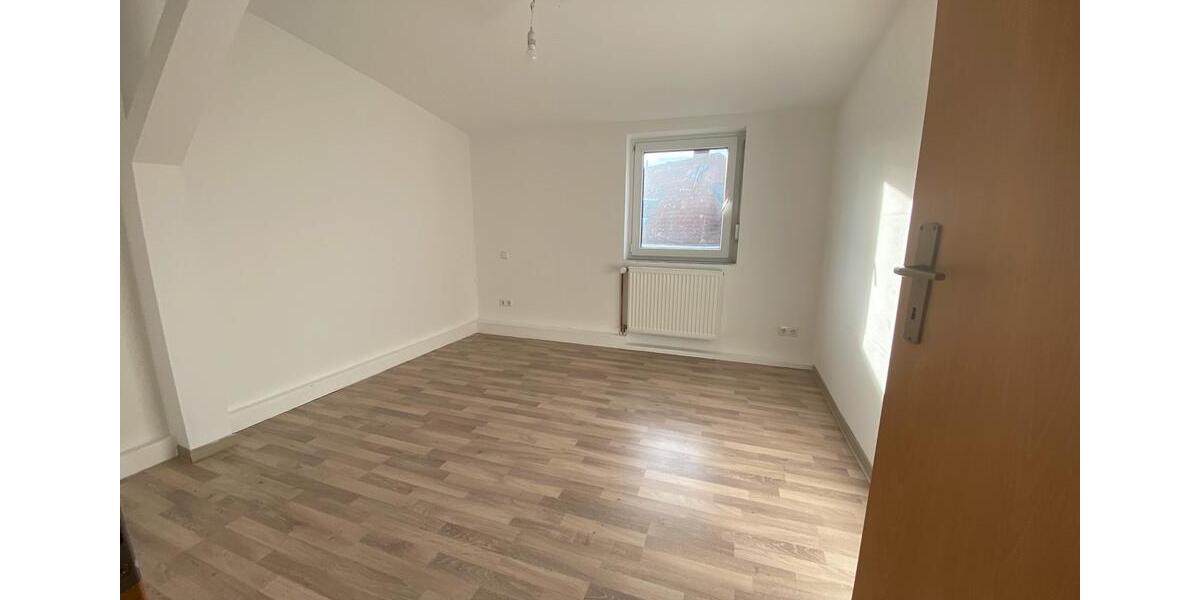 Dachgeschoßwohnung Friedberg (Hessen) - 3 Zimmer, 67 m&sup2;, 900&euro; | Angebot:26283683