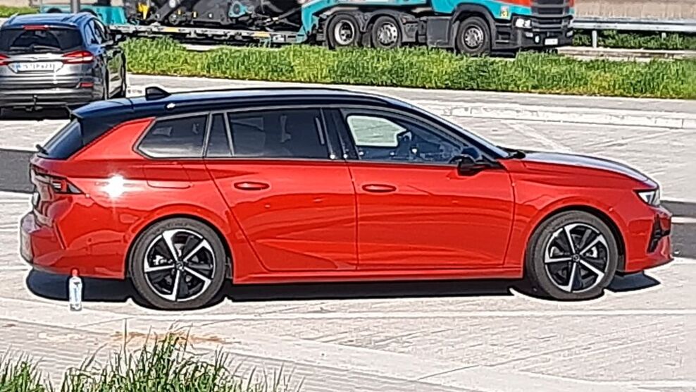 Opel Astra 8.400 km 25.200 € Gelnhausen 63571
