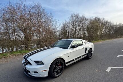 Ford Mustang 112.600 km 17.000 &euro; Mainflingen 63533