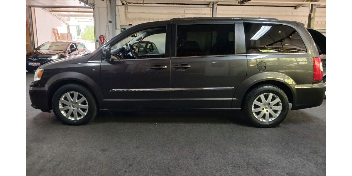 Lancia Voyager 165.000 km 13.900 &euro; Rüsselsheim 65428