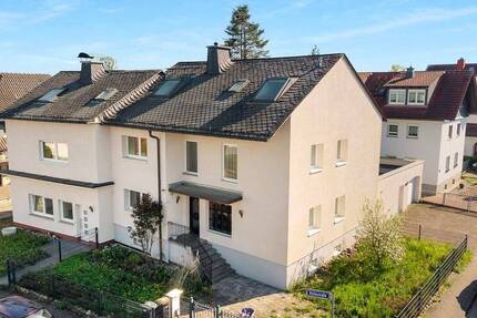 Haus Bad Homburg vor der Höhe Ober-Erlenbach - 9 Zimmer, 280 m&sup2;, 2.800&euro; | Angebot:26451892