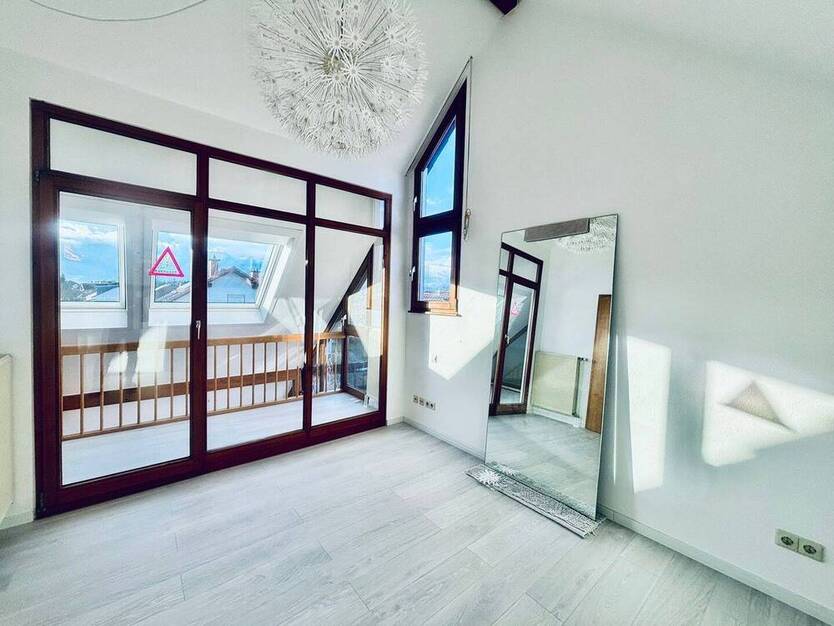 AS ImmobilieN: Charming Single-Family Home with Separate ApartmentOffice in Rüsselsheim Bauschheim