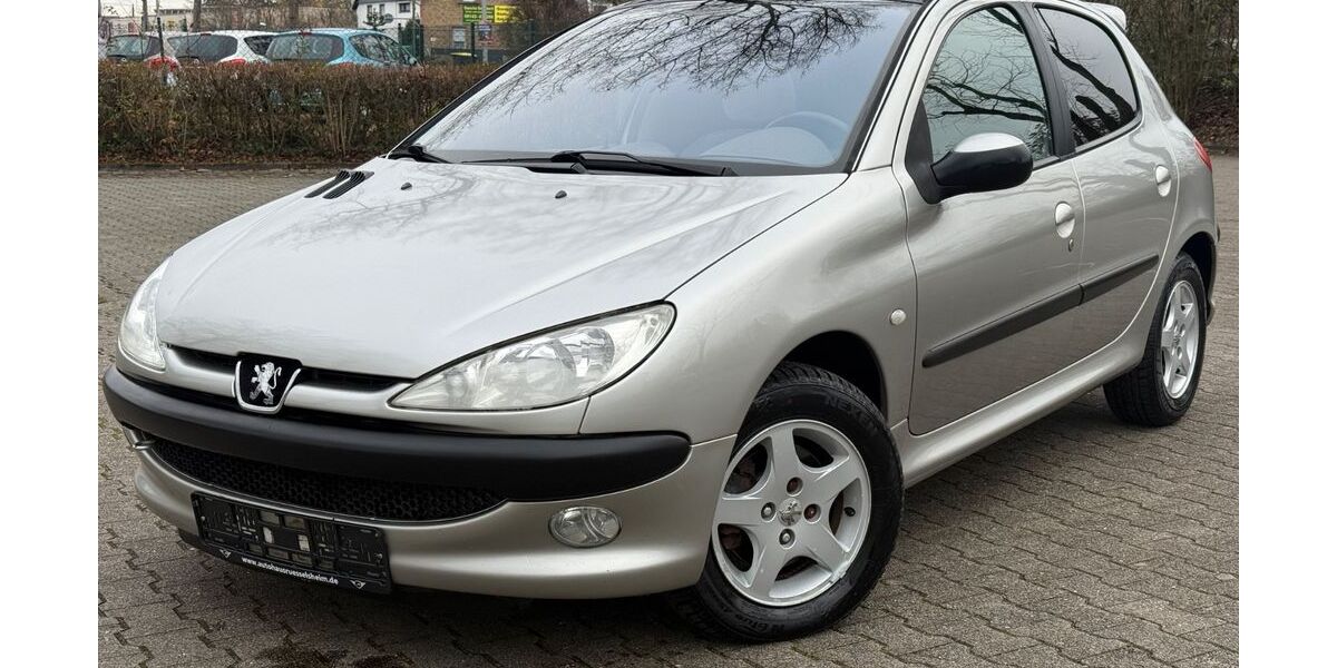 Peugeot 206 150.000 km 3.490 &euro; Rüsselsheim 65428