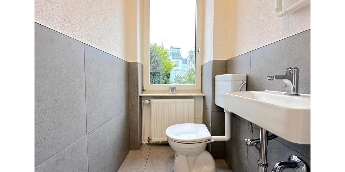 Neu renovierte WG-Zimmer – 2 Zimmer sofort verfügbar –in Frankfurt am Main 5 zimmer