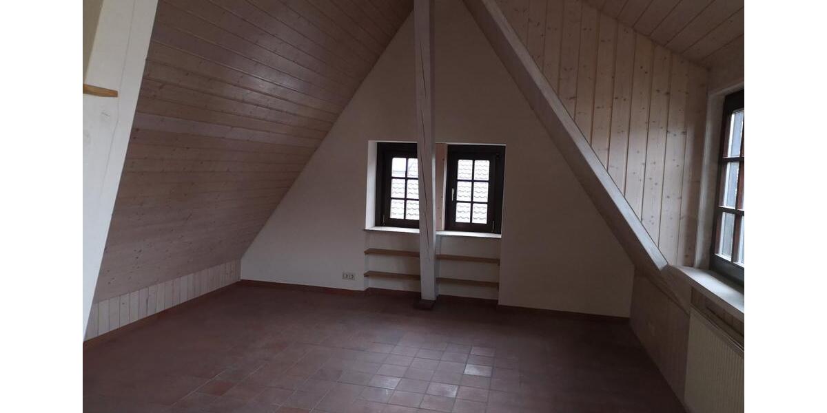 Etagenwohnung Eschborn - 4 Zimmer, 135 m&sup2;, 1.600&euro; | Angebot:26252822