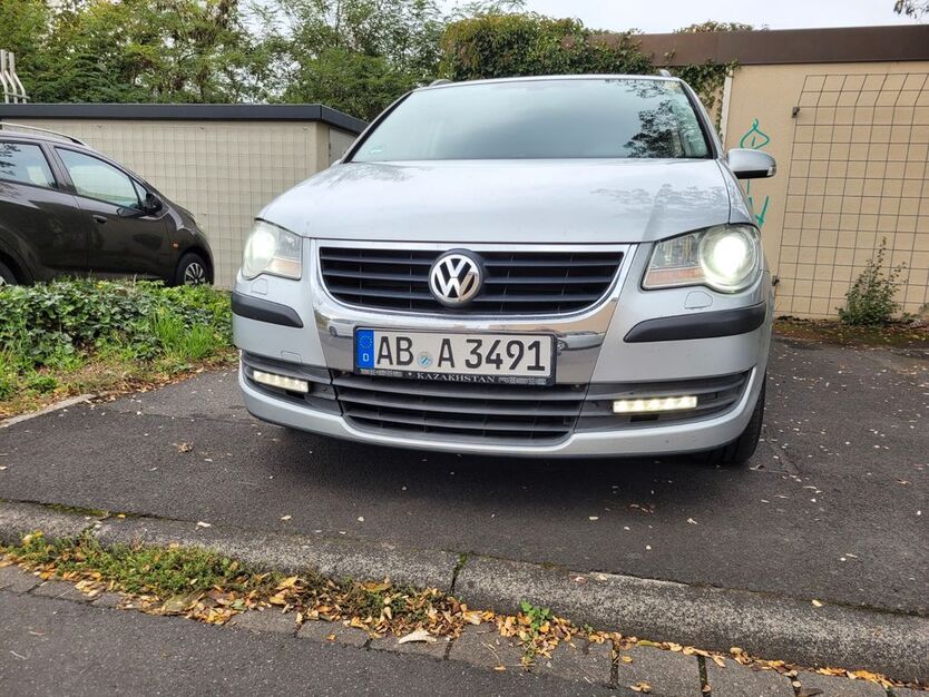 VW Touran 182.582 km 5.200 € Aschaffenburg 63743