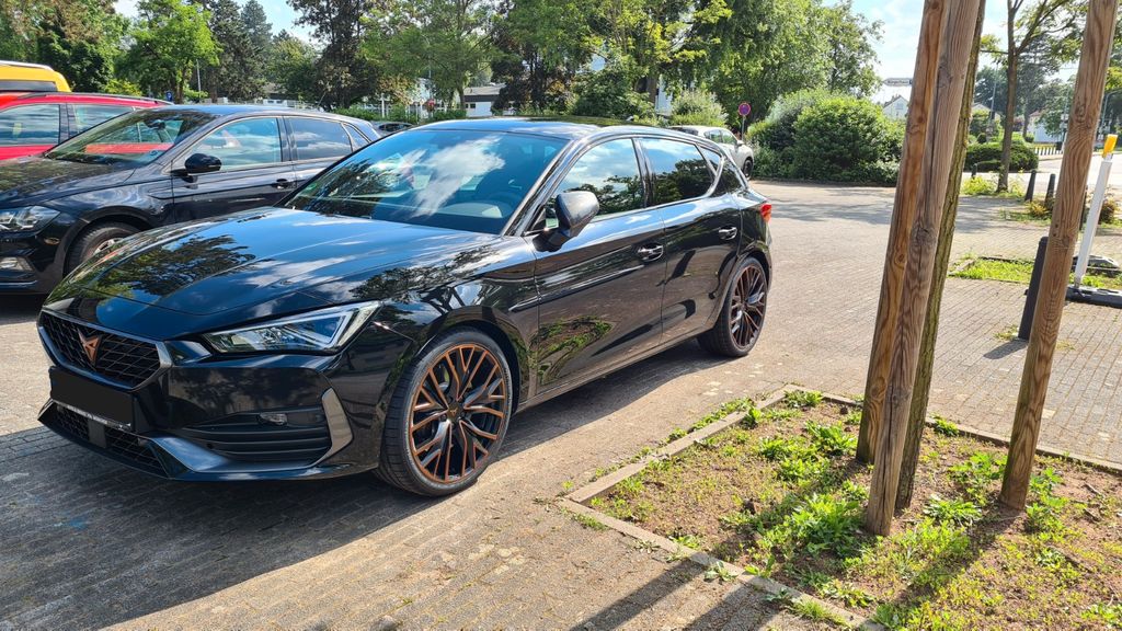 Cupra Leon 20.000 km 33.000 &euro; Obertshausen 63179