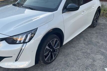 Peugeot 208 22.500 km 17.700 € Frankfurt 60318