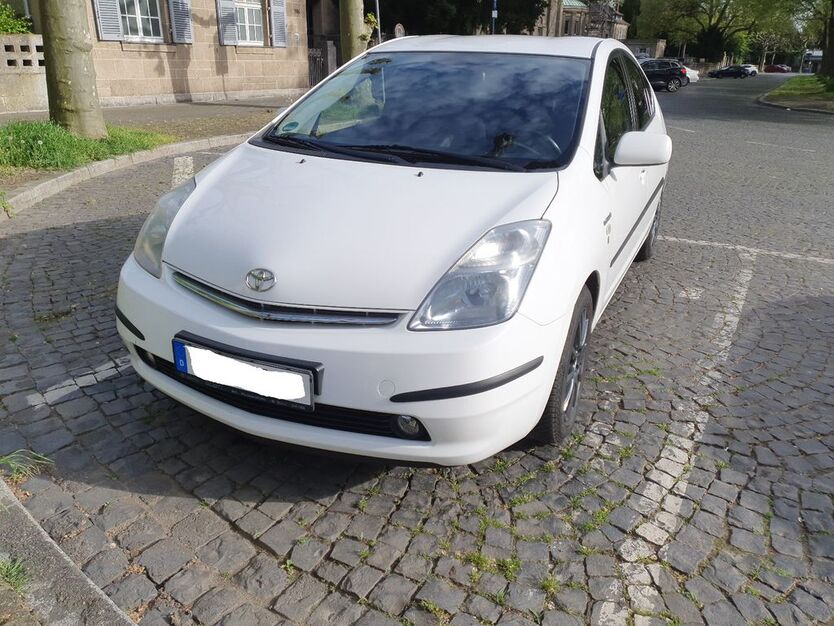 Toyota Prius 185.000 km 5.600 € Frankfurt 60488