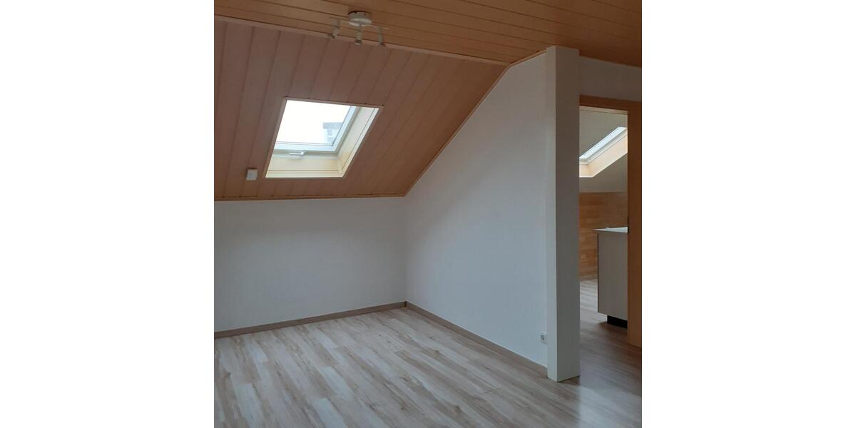 Dachgeschoßwohnung Rodgau - 2 Zimmer, 60 m&sup2;, 680&euro; | Angebot:26250146