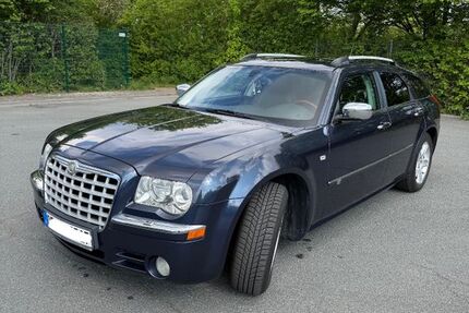 Chrysler 300C 166.000 km 7.950 &euro; Dietzenbach 63128