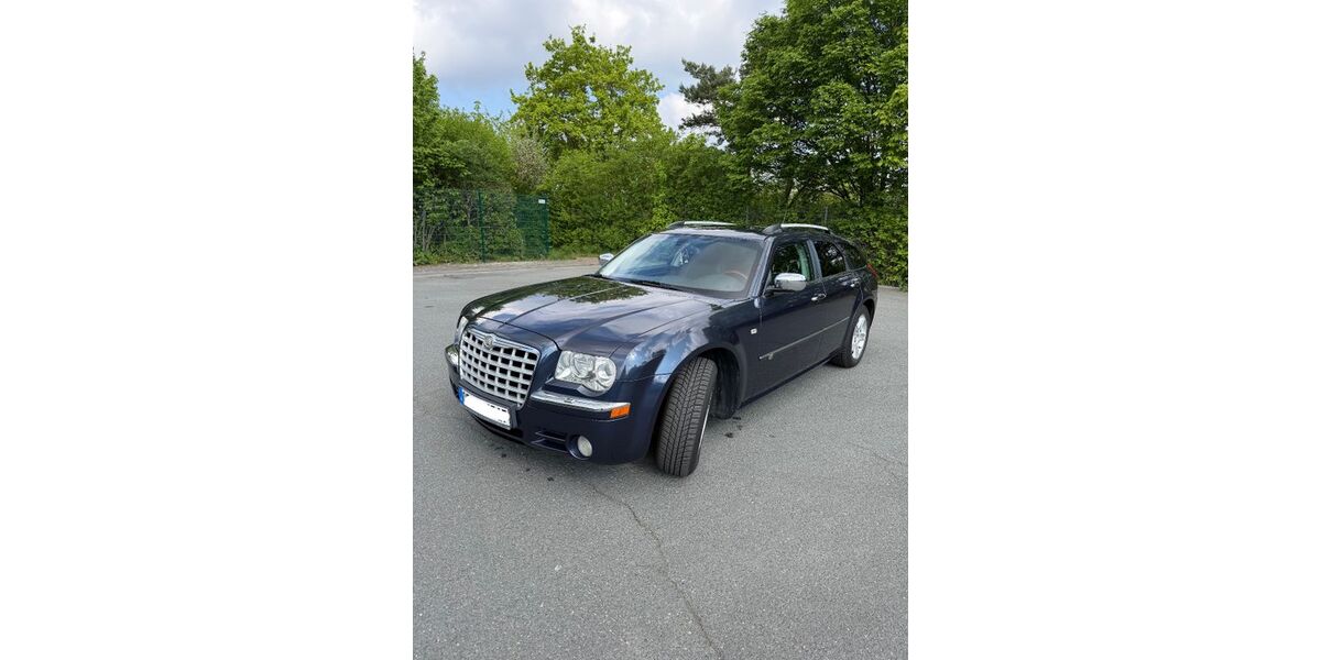 Chrysler 300C 166.000 km 7.950 &euro; Dietzenbach 63128