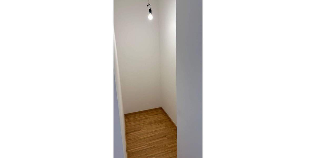 Etagenwohnung Offenbach am Main Hafen - 4 Zimmer, 154 m&sup2;, 2.695&euro; | Angebot:24277698