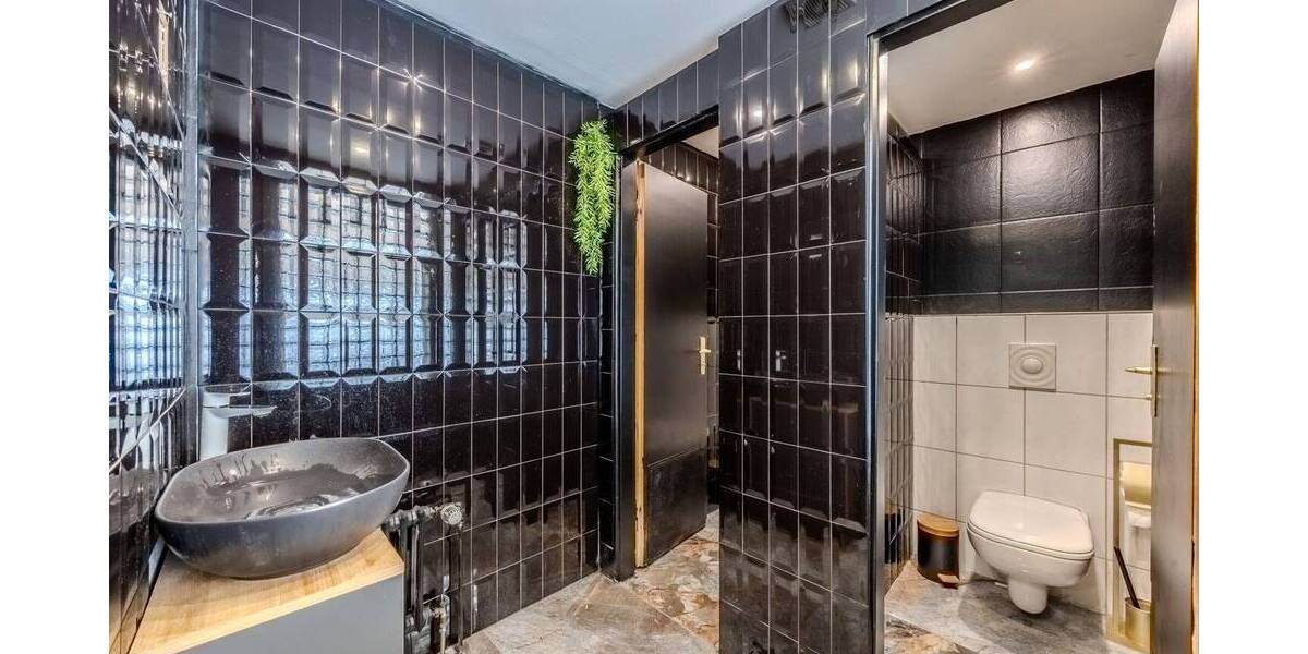 Langfristige Investitionschance in Sachsenhausen! Wohn- und Geschäftshaus in zentraler Lage 2 zimmer