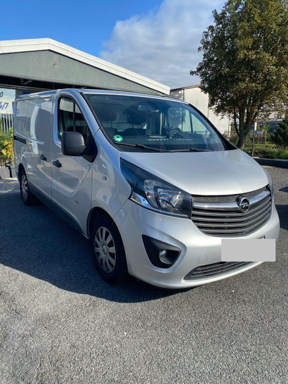 Opel Vivaro 185.228 km 10.800 € Obertshausen 63179