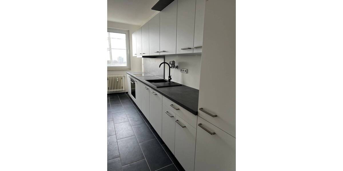 Etagenwohnung Frankfurt am Main Preungesheim - 4 Zimmer, 132 m&sup2;, 1.650&euro; | Angebot:26826419