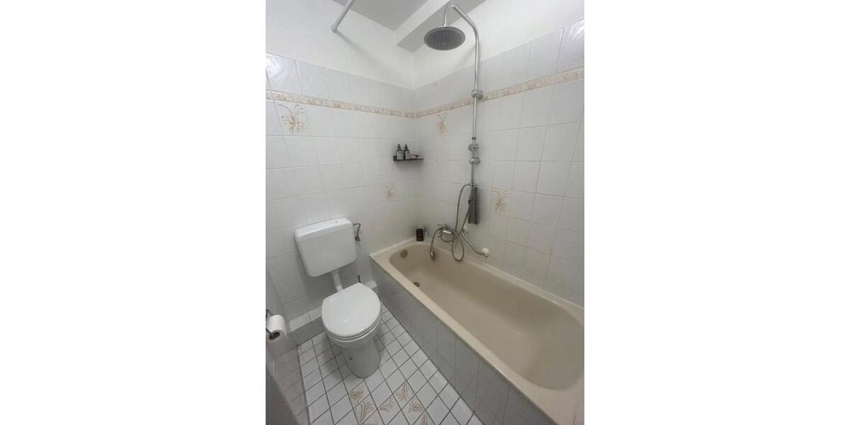 Dachgeschoßwohnung Frankfurt am Main Bonames - 3 Zimmer, 87 m&sup2;, 1.280&euro; | Angebot:26215194