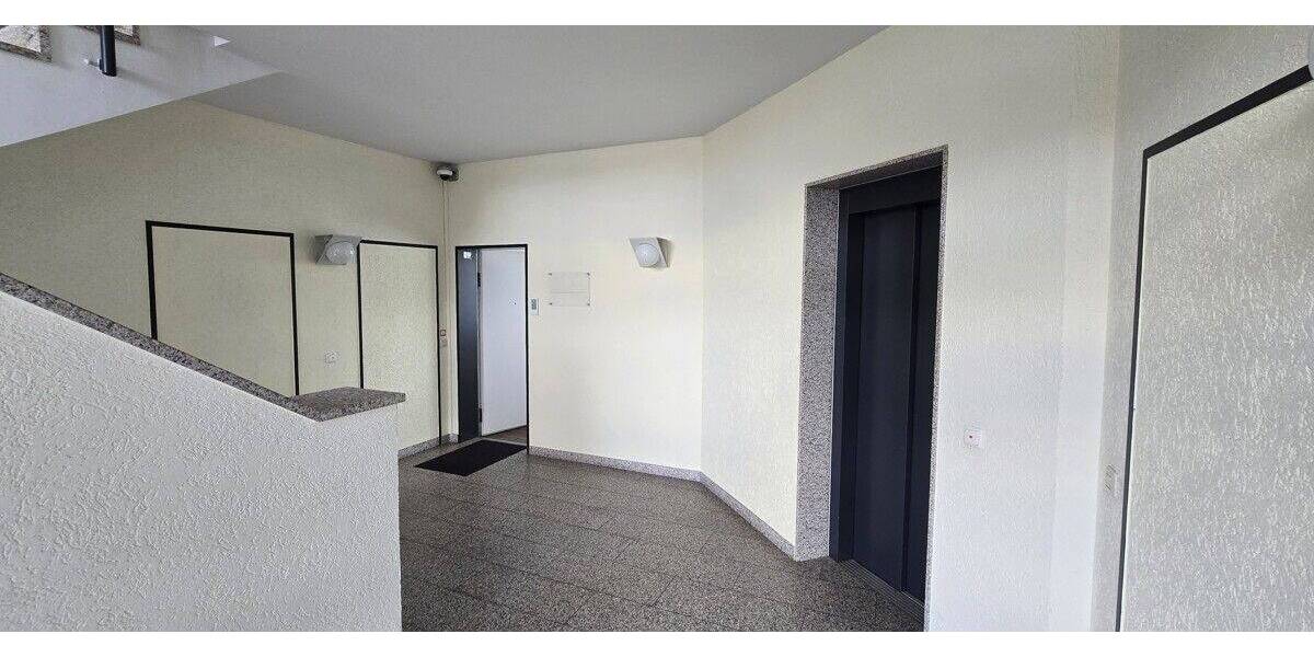 Moderne 272 m² Büro- Praxisfläche in zentraler Lage in Obertshausen zimmer