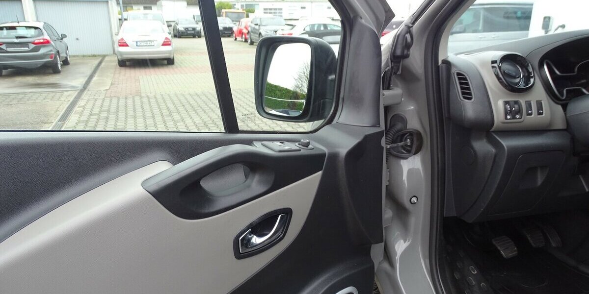 Nissan NV300 L2H1 2,9t COMFORT 127.943 km 17.890 &euro; Rodgau 63110