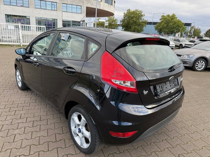 Ford Fiesta 1.2 Trend-Cool&Sound 5Türig 156.010 km 3.390 € Frankfurt 60386