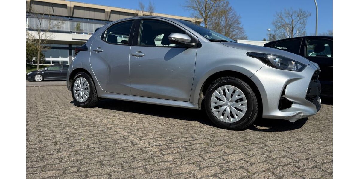 Toyota Yaris 120.350 km 11.999 &euro; Hanau 63452